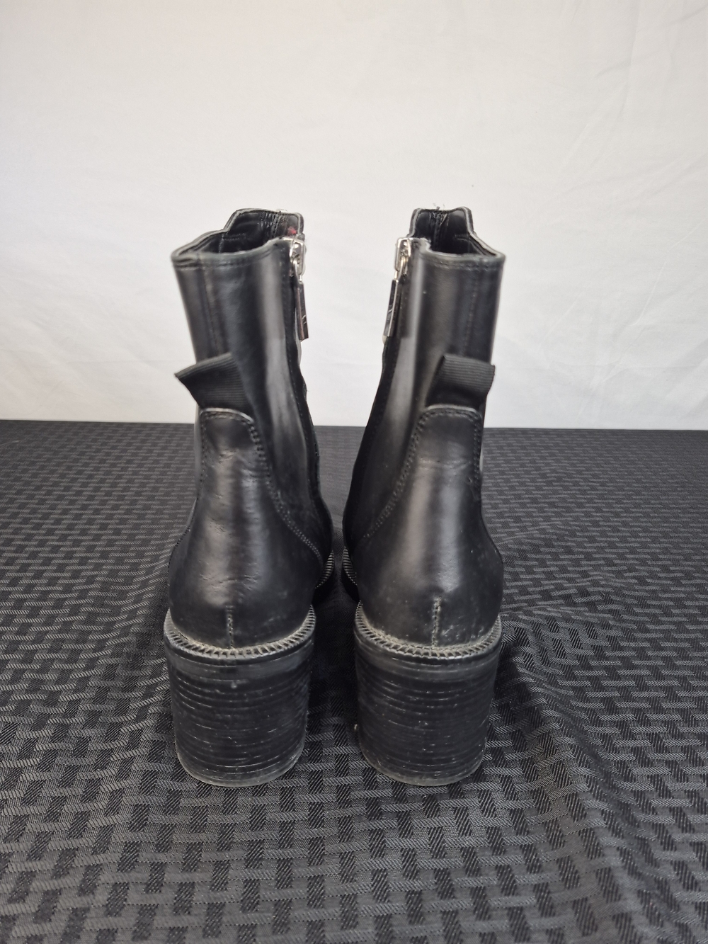 Zara Black Leather Ankle Boots with Pearl Embellishments - Picture 4 of 7